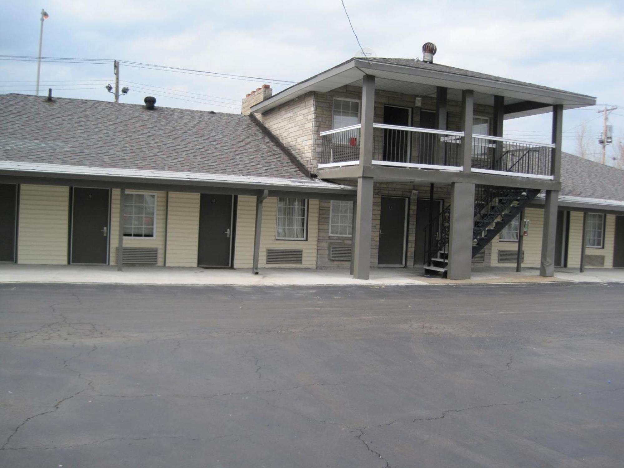 Royal Relax Inn Fairmont City Exterior photo
